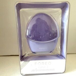 FOREO LUNA 3 Facial Cleansing Device & Foaming Cleanser - Sensitive Skin